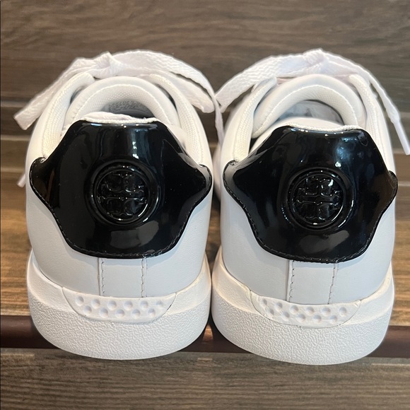 NWT Tory Burch Howell Court White and Black Sneakers - Picture 4 of 10